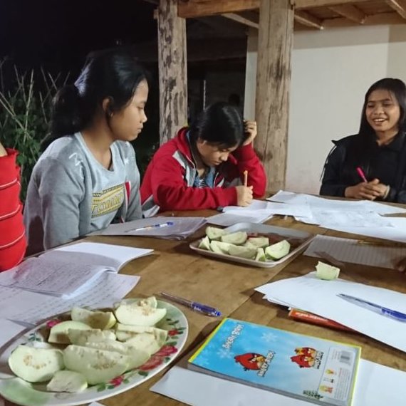 Aide à la scolarisation au Vietnam