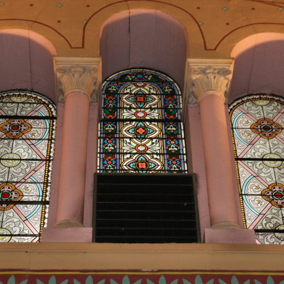 Restauration de sept vitraux dans l’église de Limas