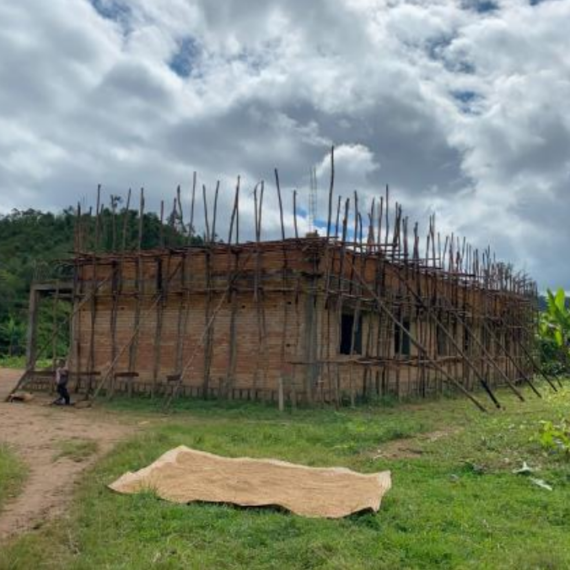 Construction d’une école à Beforona, Madagascar